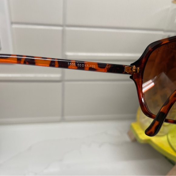 Gucci Sunglasses - Picture 4 of 8